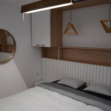 Lovely 2-bedroom Close To The Center Apartman