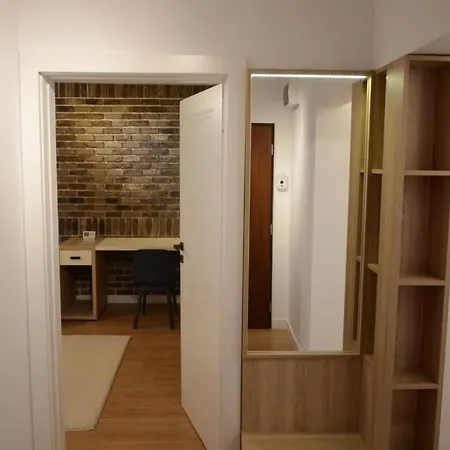 Lovely 2-bedroom Close To The Center *