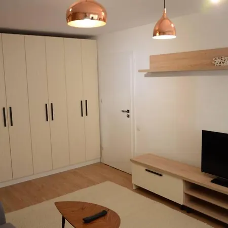 Apartman Lovely 2-bedroom Close To The Center